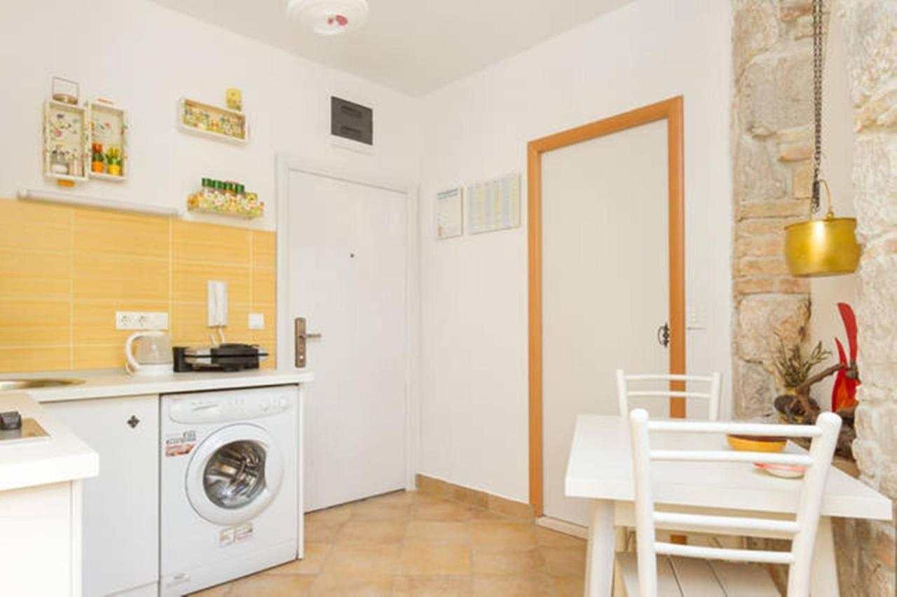 Studio Apartment Sretna สปลิท ภายนอก รูปภาพ