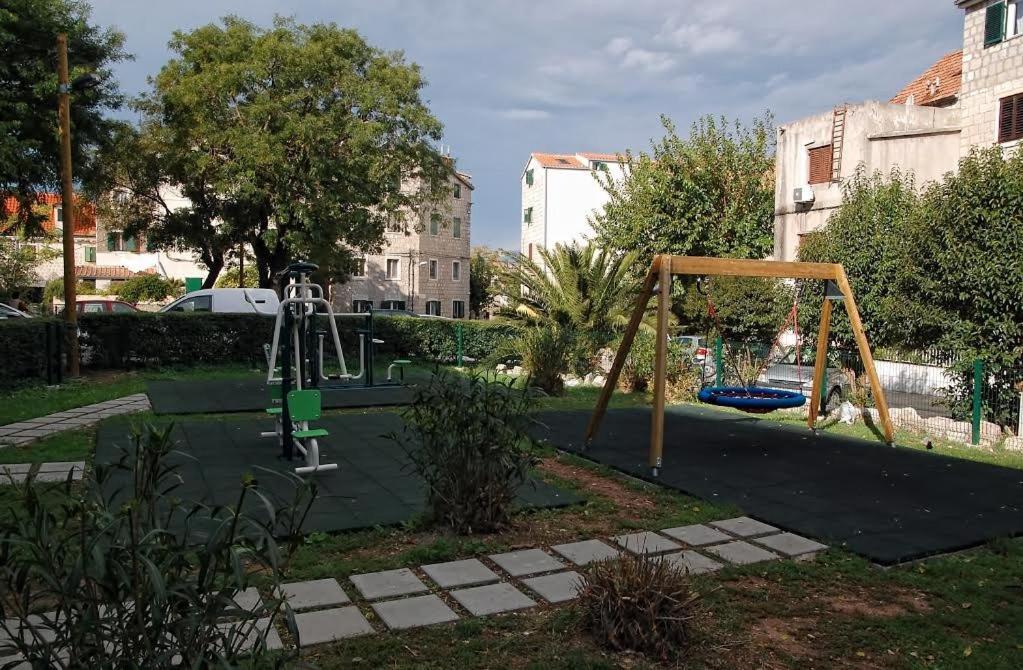 Studio Apartment Sretna สปลิท ภายนอก รูปภาพ